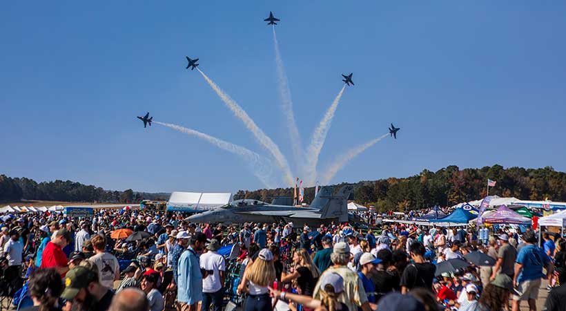 TBirds-Delta-Burst-Crowd-PC24-820x450